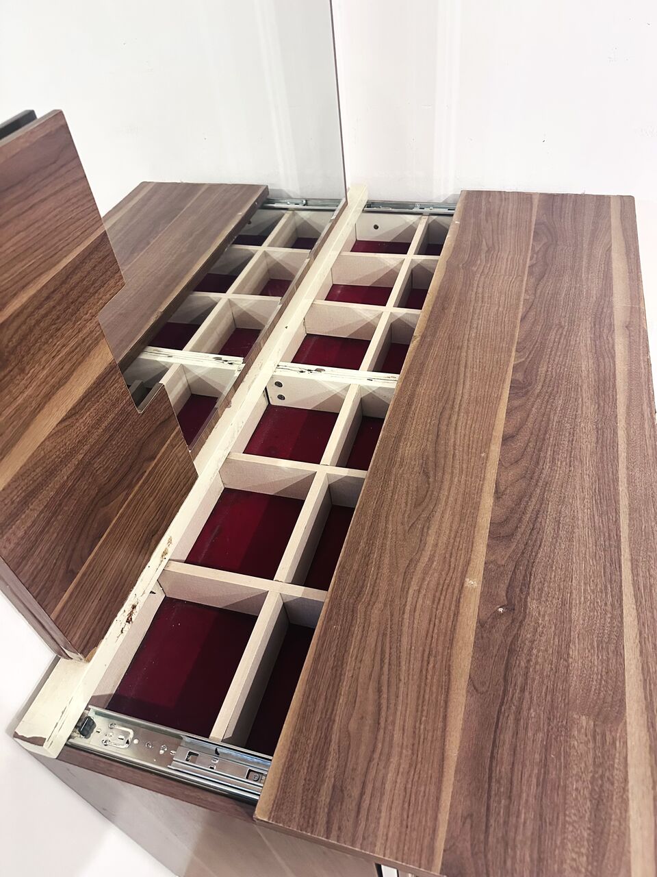 Jeddah, Furniture, SAR 450,  Dressing Table -Good Condition