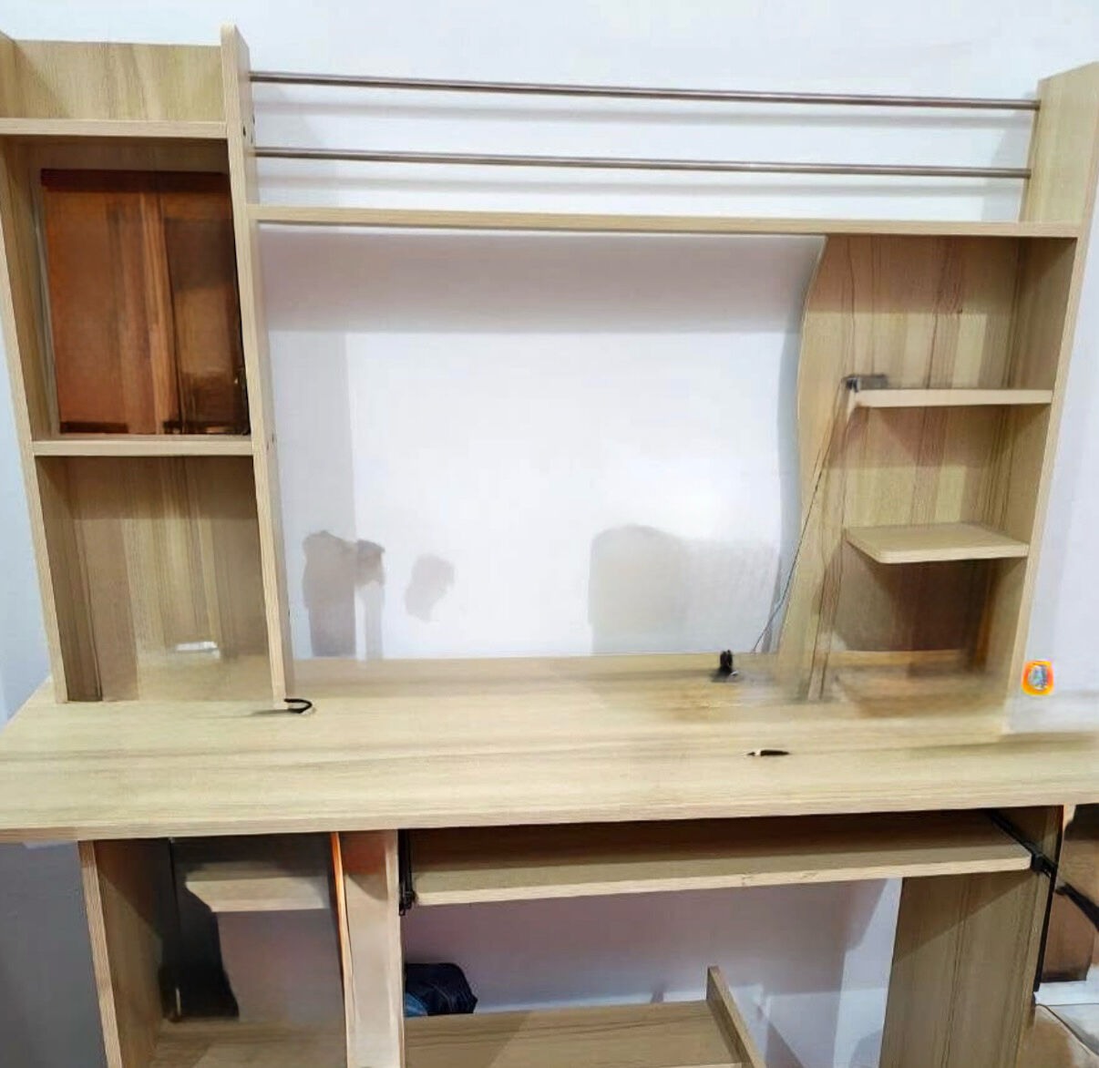 Jeddah, Furniture, SAR 225,  Table For Urgent Sale