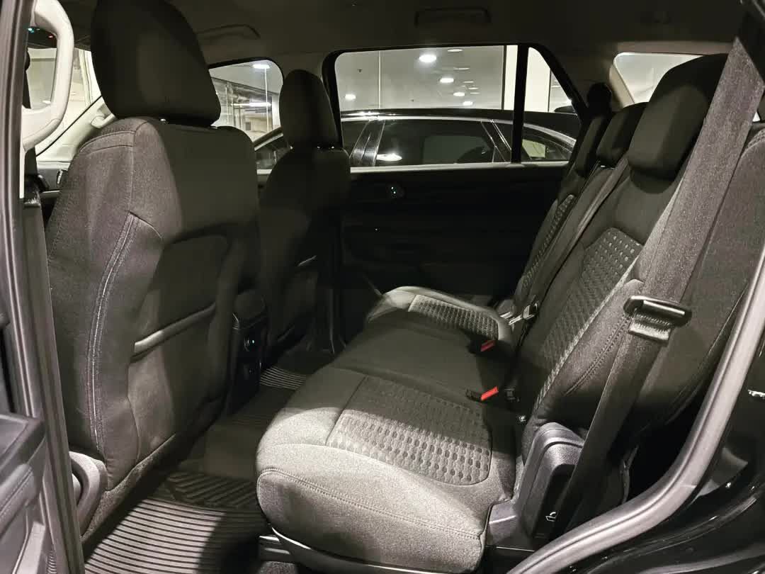 Amwaj Islands, Vehicles, Cars & Trucks , BHD 10995,  Ford Everest XLS,  2025,  Automatic,  21000 KM,   Under Warranty Service Package