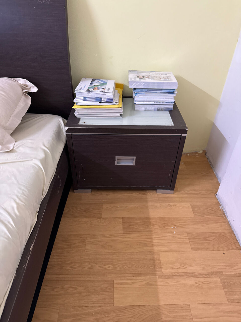 Hara, Furniture, SAR 450,  King Size Bed With 2-pcs Side Tables, Matressess And Dressing Table