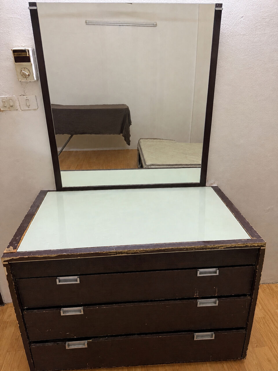 Hara, Furniture, SAR 450,  King Size Bed With 2-pcs Side Tables, Matressess And Dressing Table