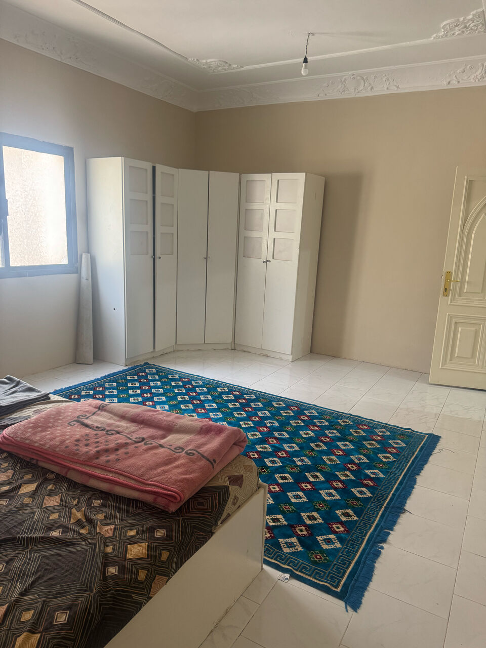 Jeddah, Rooms for Rent, SAR 1/month,  Speacious Room For Rent Paki Or Indi