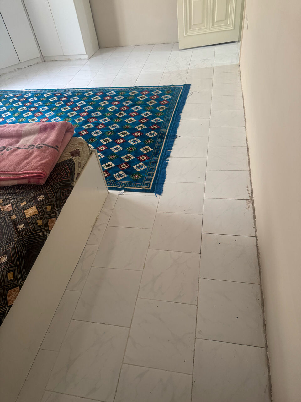 Jeddah, Rooms for Rent, SAR 1/month,  Speacious Room For Rent Paki Or Indi