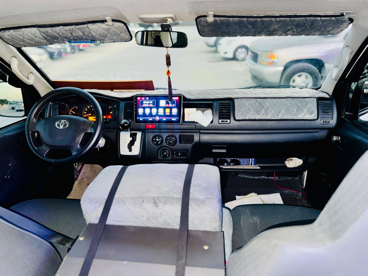 Manama, Vehicles, Cars & Trucks , BHD 7500,  Toyota Hi-Ace,  2017,  Automatic,  180000 KM,  Van - 15 Seat -  Gear - Passenger