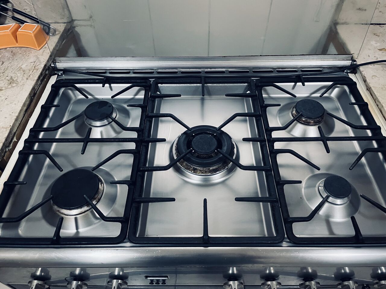Jeddah, Appliances, SAR 1,  LG Cooking Range (SR 750) & Samsung Microwave (SR 350) 0568452428