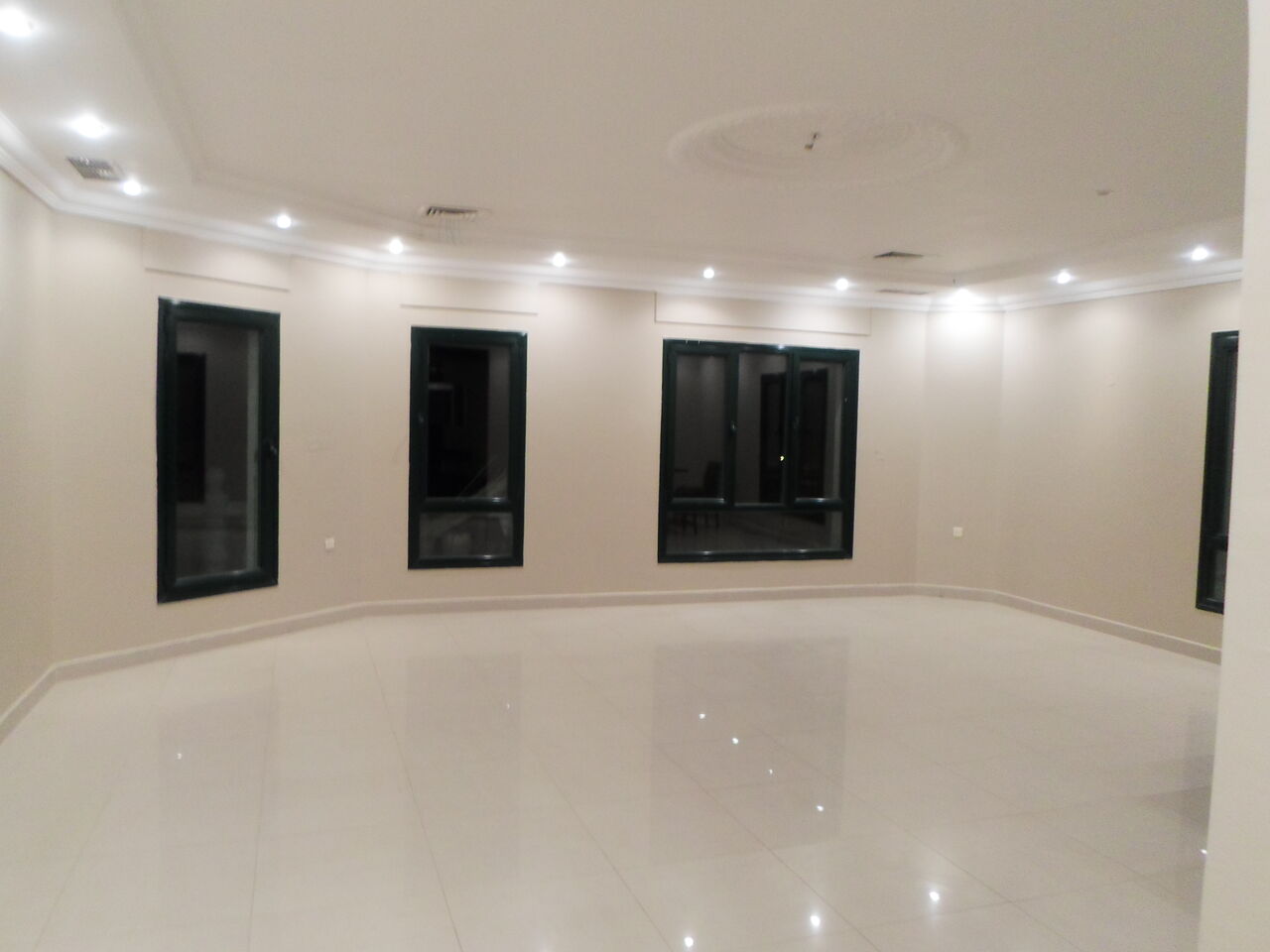 Fintas, Apartments, Flats, Houses & Villas, KWD 1100/month,  6 BR,  Nice Villa In Fintas. Best For A Company, Office Or Family.