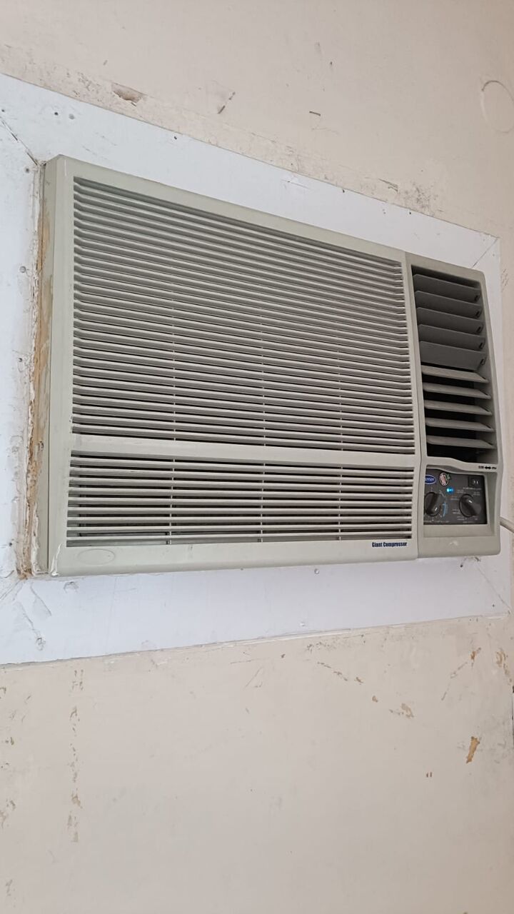 Al Malaz, Air Conditioners, SAR 499,  Carrier Window AC For Sale
