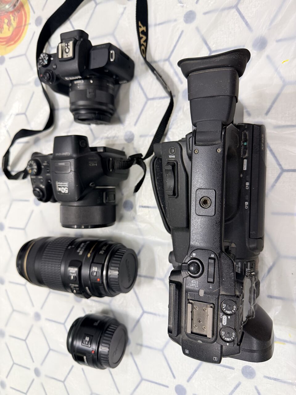 Riyadh, Photo & Video, SAR 3500,  3 Professional Cameras