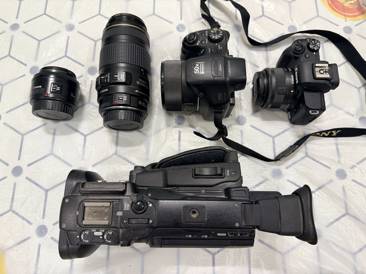Riyadh, Photo & Video, SAR 3500,  3 Professional Cameras