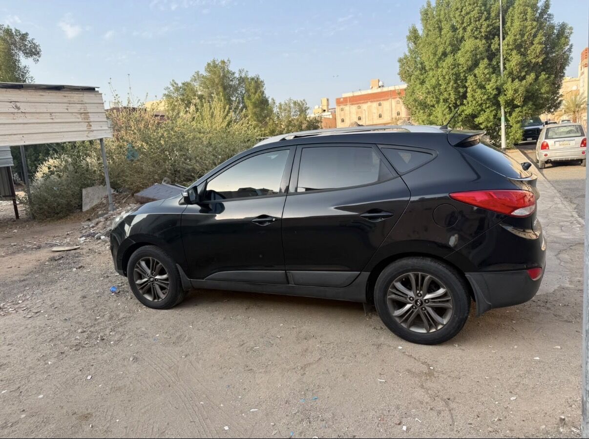 Jeddah, Vehicles, Cars & Trucks , SAR 30000,  Hyundai Tucson,  2014,  Automatic,  297330 KM,  Car For Sale Just Buy And Drive Very Good Condition.