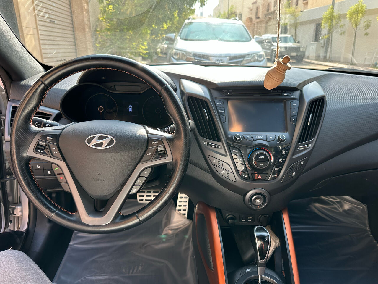 Riyadh, Vehicles, Cars & Trucks , SAR 40000,  Hyundai Veloster,  2015,  Automatic,  101000 KM,  SAR 40000, , ,  Turbo, ,