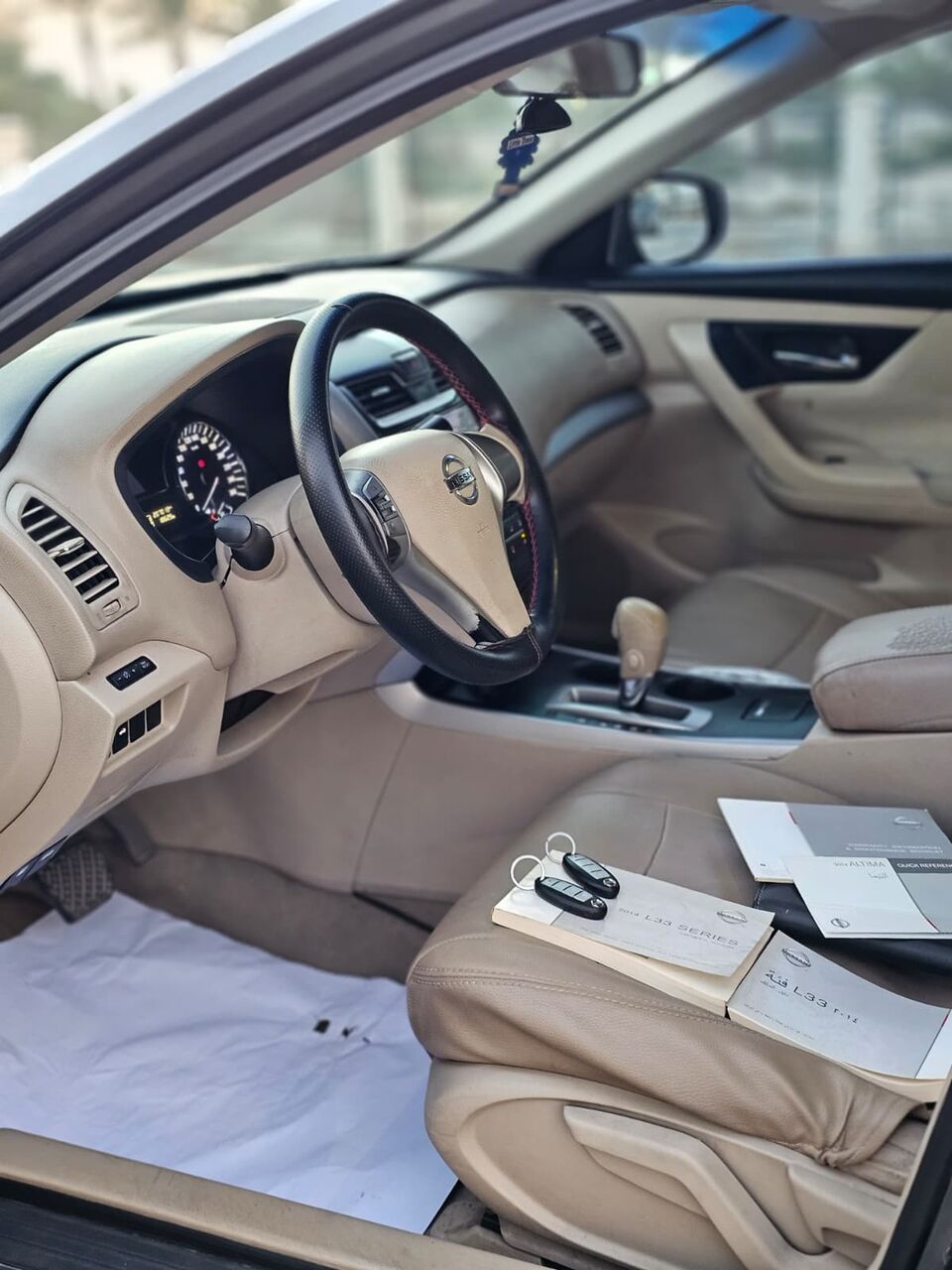 East Riffa, Vehicles, Cars & Trucks , BHD 1900,  Nissan Altima,  2014,  Automatic,  200000 KM,    - 200K KM  - Pass & Insr 31st March 27 - Orig Paint - 0 Accid - 1900 BD