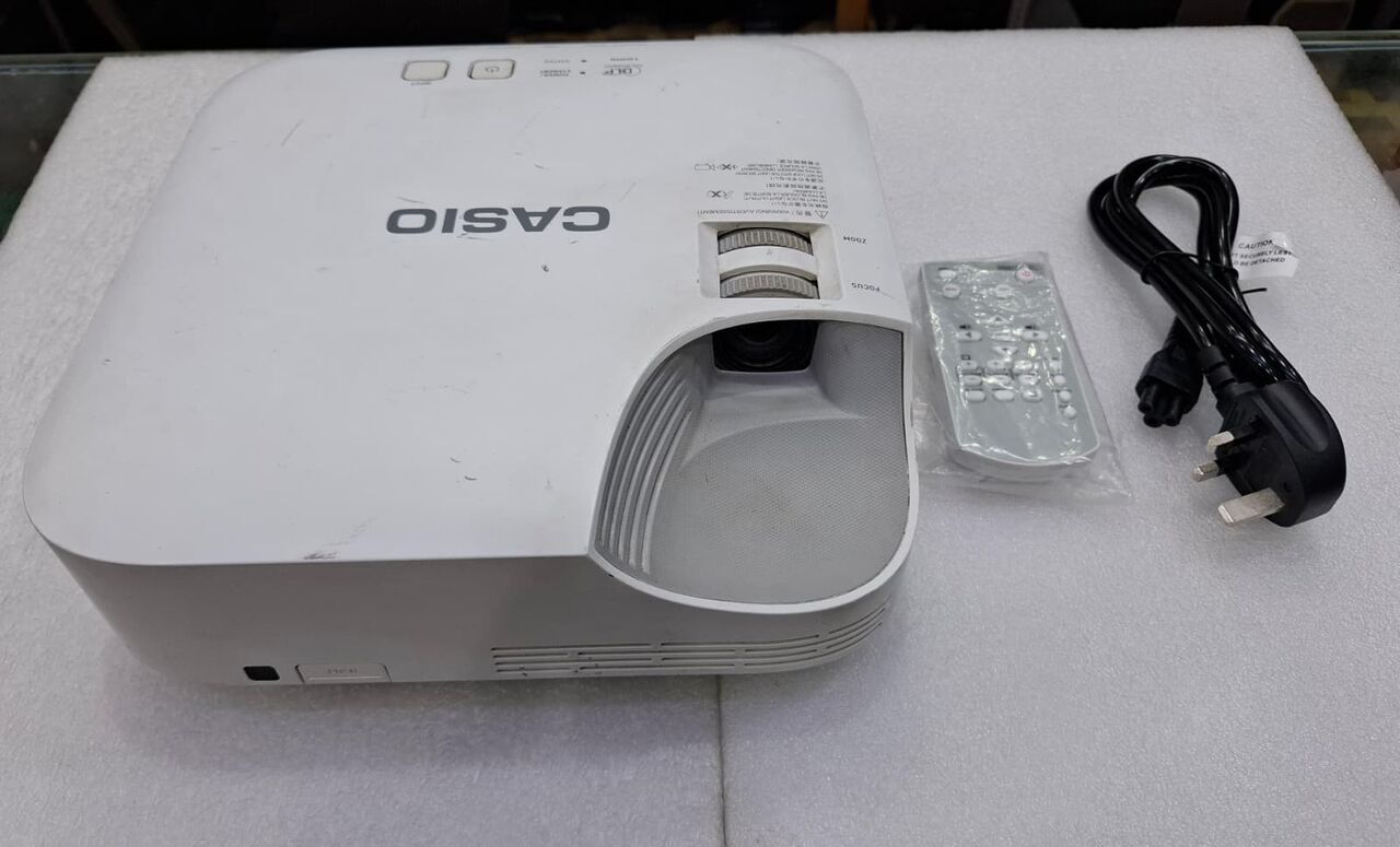 Manama, Computers, BHD 65,  CASIO Projector - 30" To 300" Screen - Mad In Japan With Remote & Power Cable 65-BD Only