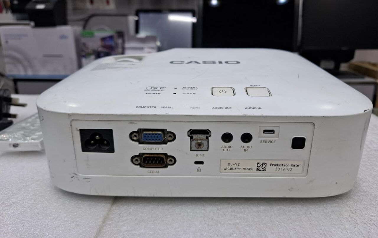 Manama, Computers, BHD 65,  CASIO Projector - 30" To 300" Screen - Mad In Japan With Remote & Power Cable 65-BD Only