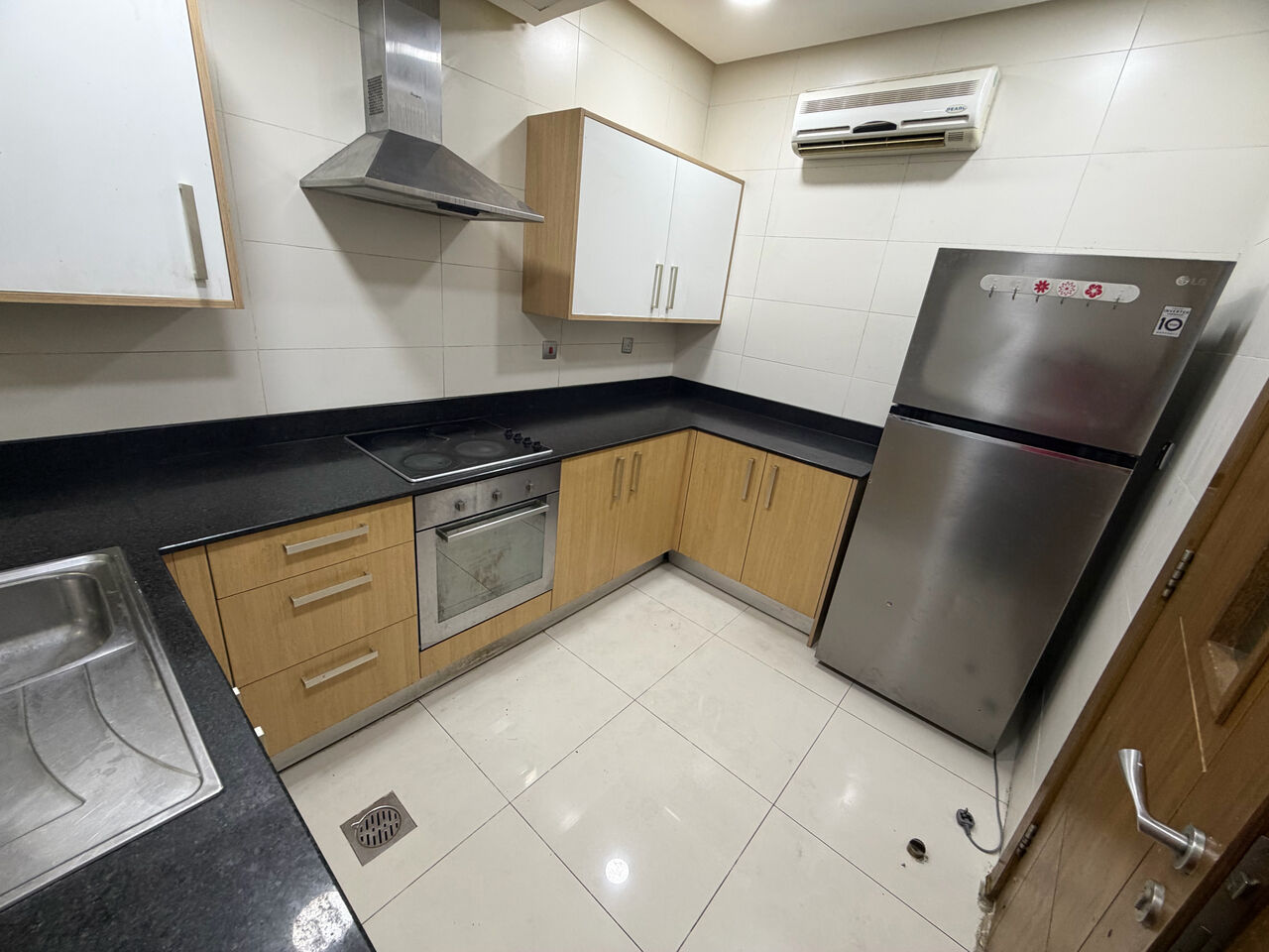 Adliya, Apartments, Flats, Houses & Villas, BHD 320/month,  2 BR,  2 Bedroom Fully Furnished Flat For Rent With Ewa