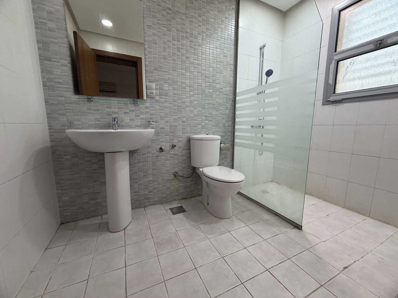 Adliya, Apartments, Flats, Houses & Villas, BHD 320/month,  2 BR,  2 Bedroom Fully Furnished Flat For Rent With Ewa