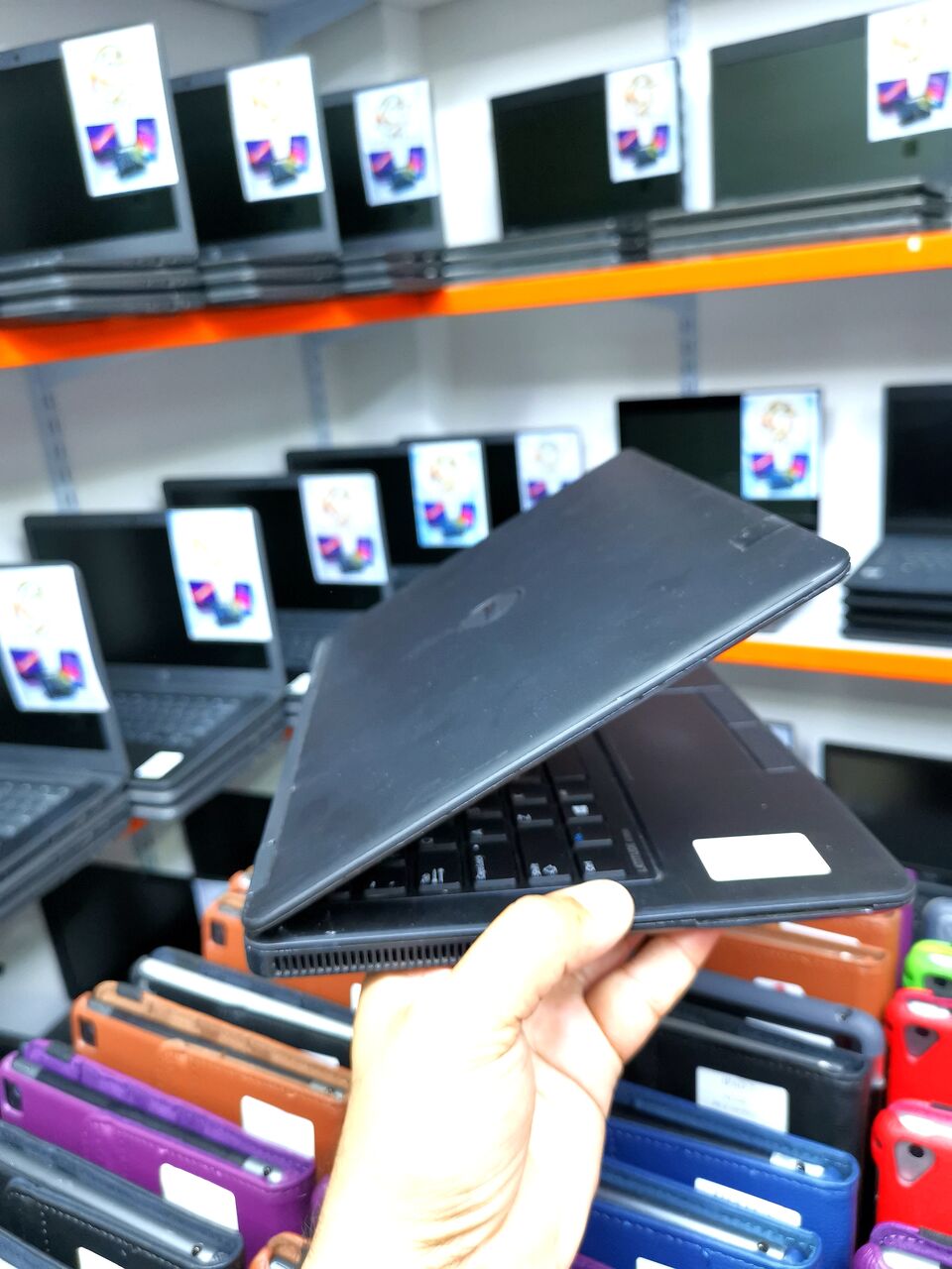 Manama, Computers, BHD 55,  Dell Latitude I7 Slim Laptop 55bd