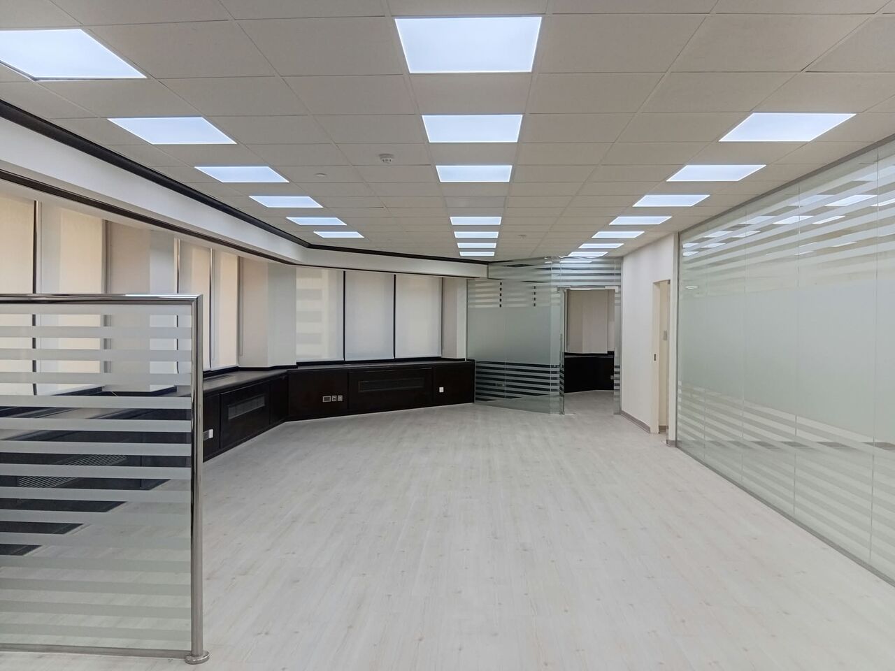 Diplomatic Area, Offices, BHD 800,  210 Sq. Meter,  Commercial Office | Semi-furnished | Parking | Security | Kitchen