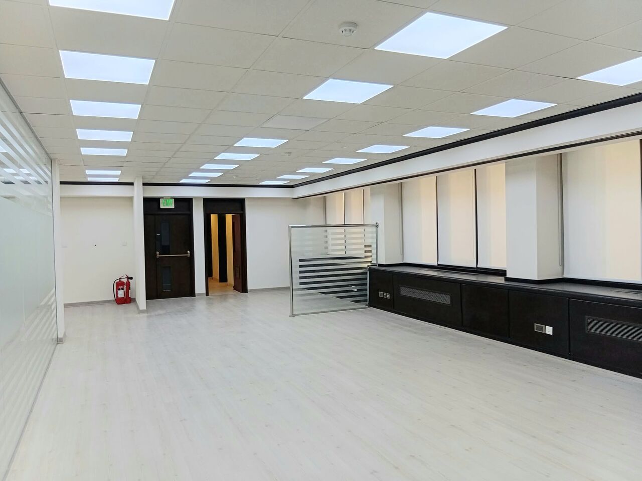 Diplomatic Area, Offices, BHD 800,  210 Sq. Meter,  Commercial Office | Semi-furnished | Parking | Security | Kitchen