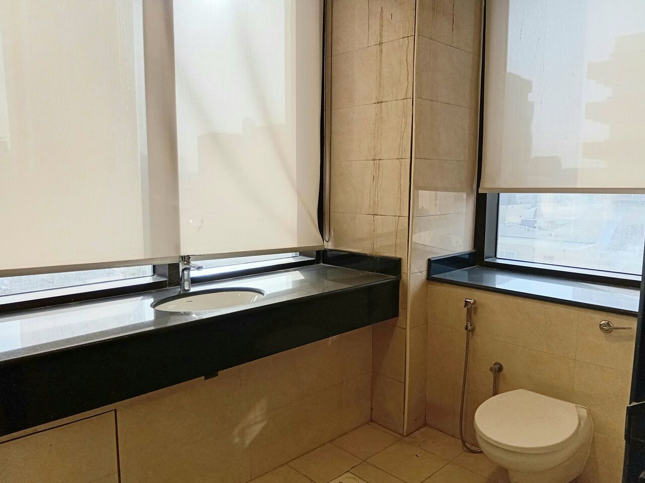 Diplomatic Area, Offices, BHD 800,  210 Sq. Meter,  Commercial Office | Semi-furnished | Parking | Security | Kitchen