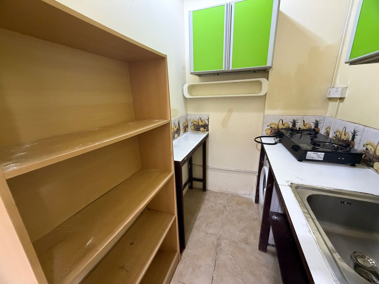 Adliya, Apartments, Flats, Houses & Villas, BHD 180/month,  1 BR,  Fully Furnished Flat For Rent (Studio)