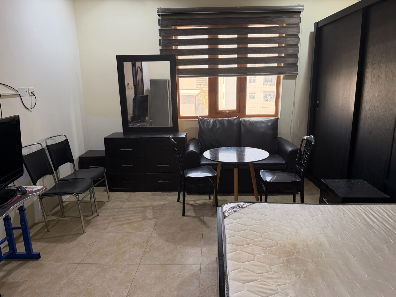 Adliya, Apartments, Flats, Houses & Villas, BHD 180/month,  1 BR,  Fully Furnished Flat For Rent (Studio)