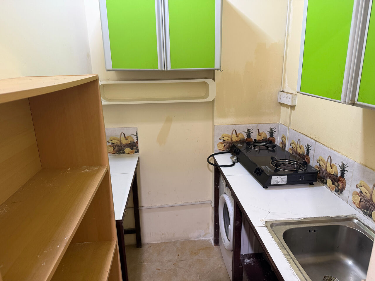 Adliya, Apartments, Flats, Houses & Villas, BHD 180/month,  1 BR,  Fully Furnished Flat For Rent (Studio)