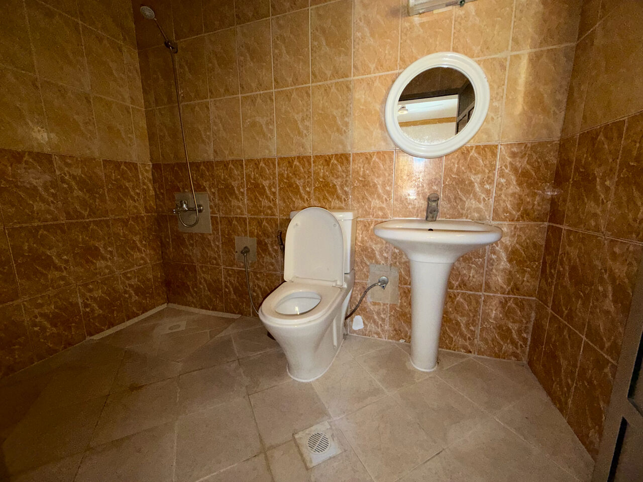 Adliya, Apartments, Flats, Houses & Villas, BHD 210/month,  2 BR,  2 Bedroom Flat For Rent Withot Ewa