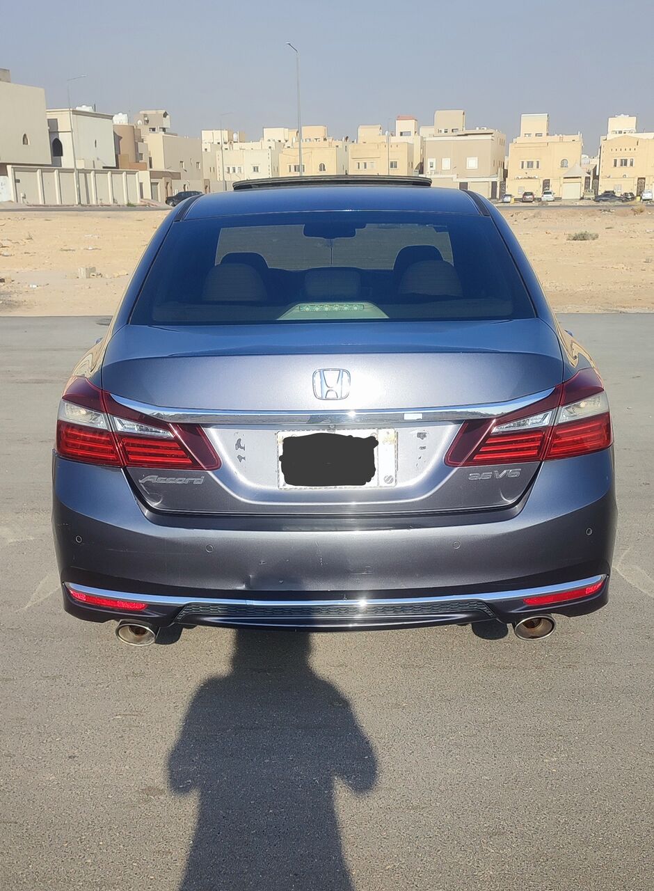 Riyadh, Vehicles, Cars & Trucks , SAR 65000,  Honda Accord EX-L,  2017,  Automatic,  444000 KM,  Honda Accord 3.5 Ex-L V6  Full Option  هوندا اكورد اوتوماتيك فل 