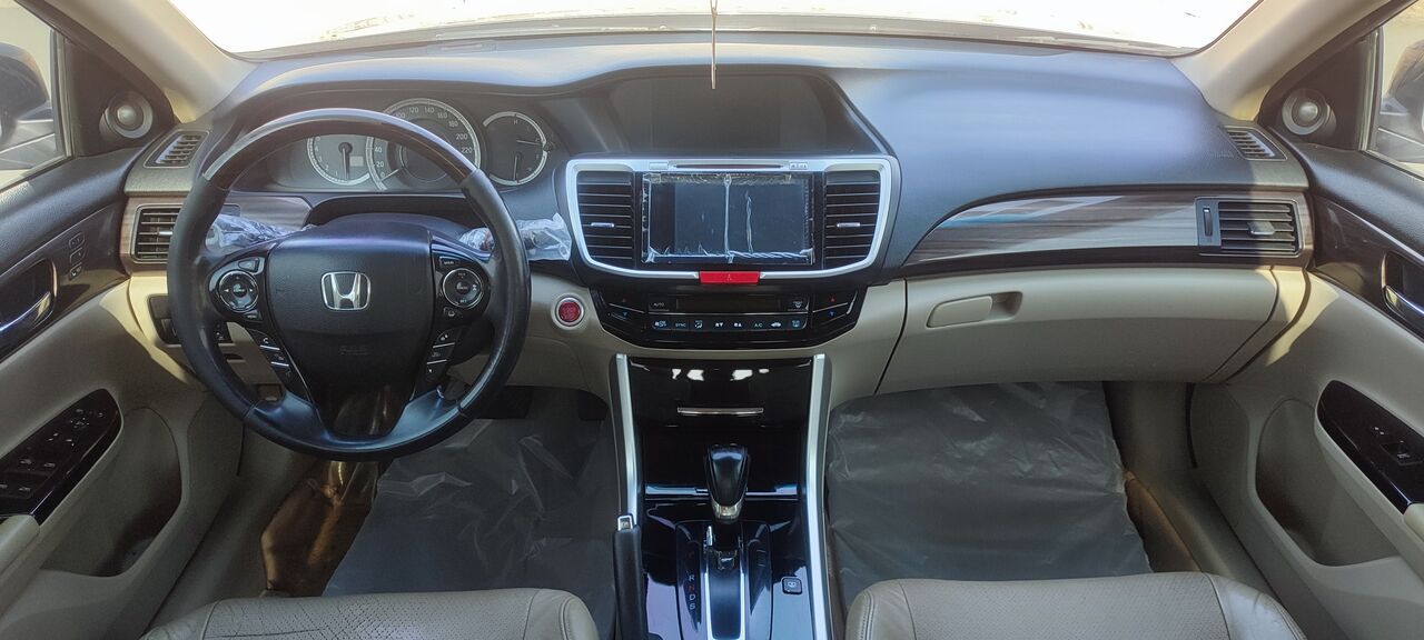 Riyadh, Vehicles, Cars & Trucks , SAR 65000,  Honda Accord EX-L,  2017,  Automatic,  444000 KM,  Honda Accord 3.5 Ex-L V6  Full Option  هوندا اكورد اوتوماتيك فل 