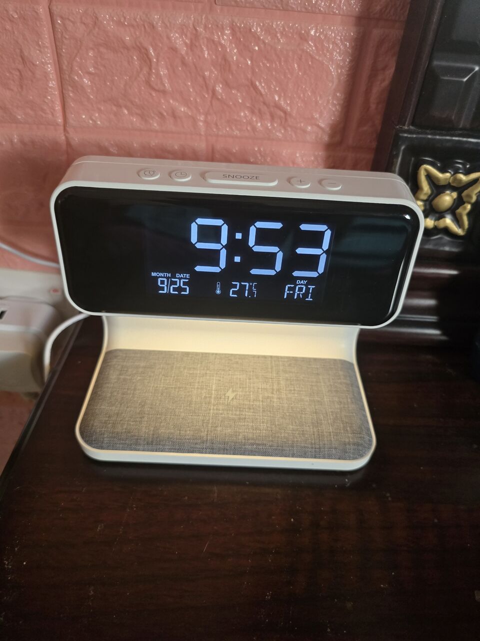 Al Malaz, Electronics, SAR 80,  Wireless Charging Alarm Clock