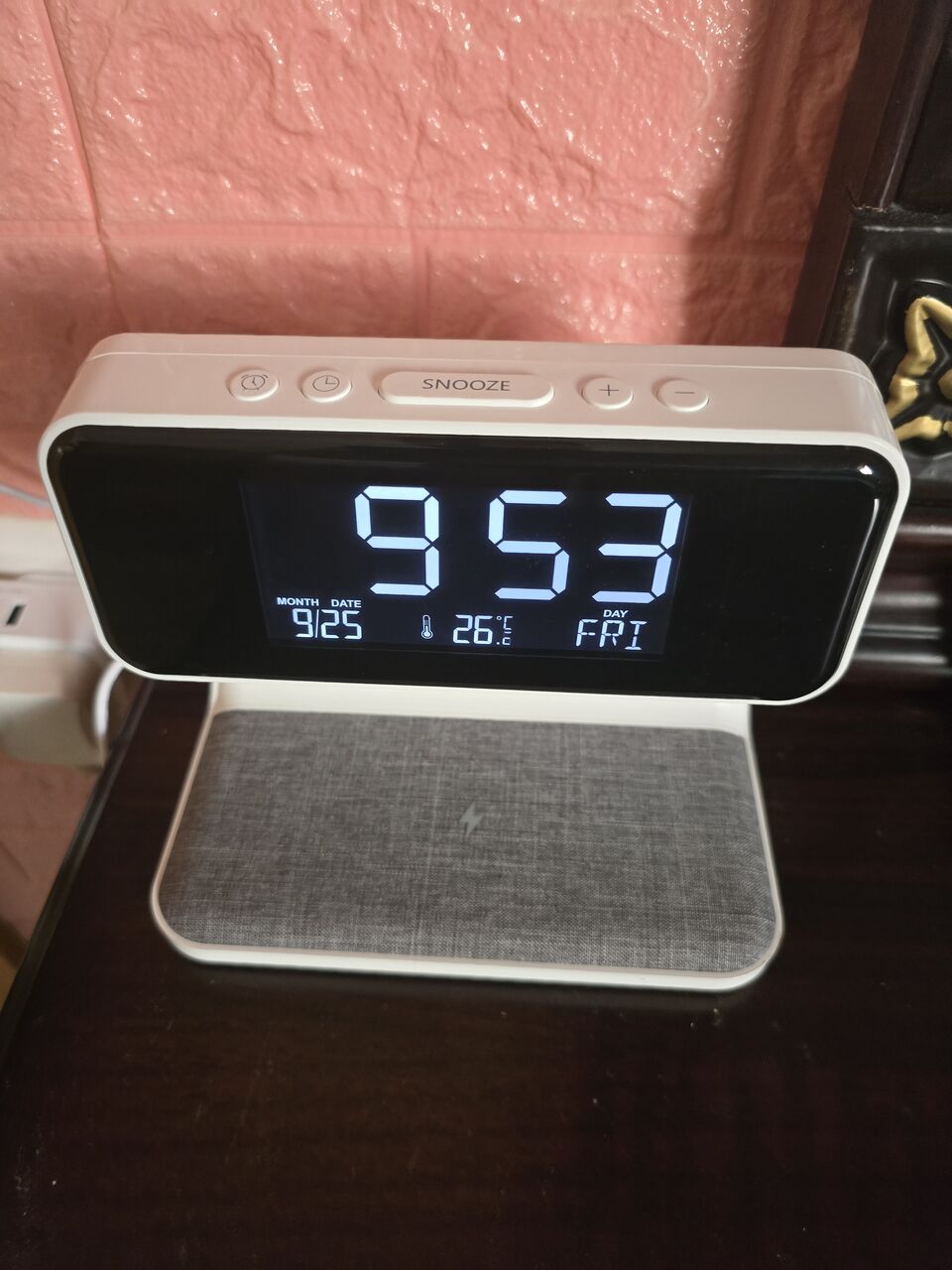 Al Malaz, Electronics, SAR 80,  Wireless Charging Alarm Clock