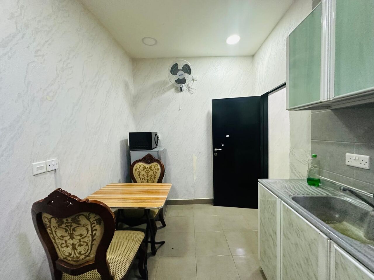 Muharraq, Apartments, Flats, Houses & Villas, BHD 160/year,  1 BR,  Studio For Rent In Muharraq Fully Furnished With Electricity