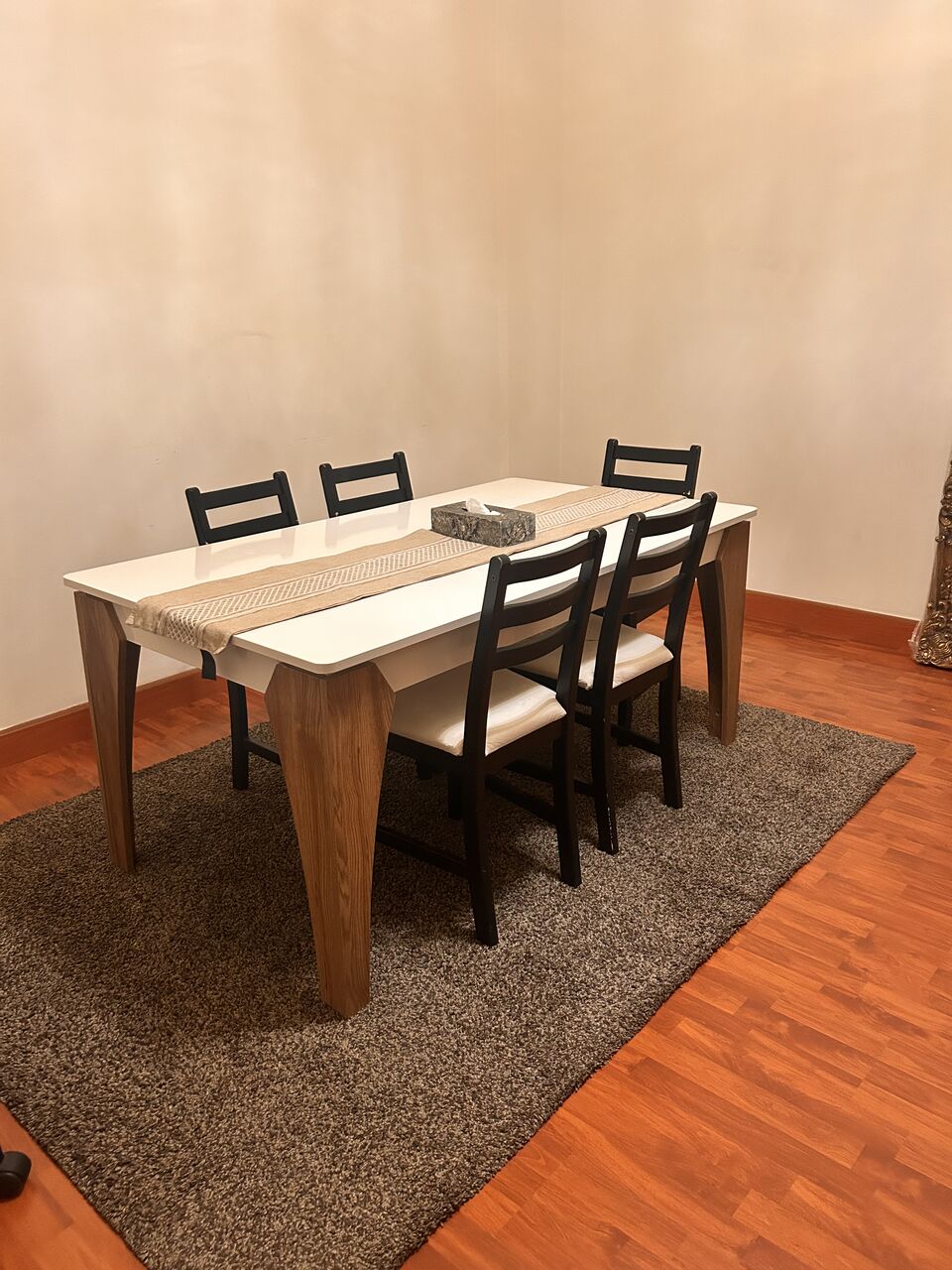 Riyadh, Household Items, SAR 500,  Dining Table With Chairs And Ikea Rug, Ikea Storage Shelve