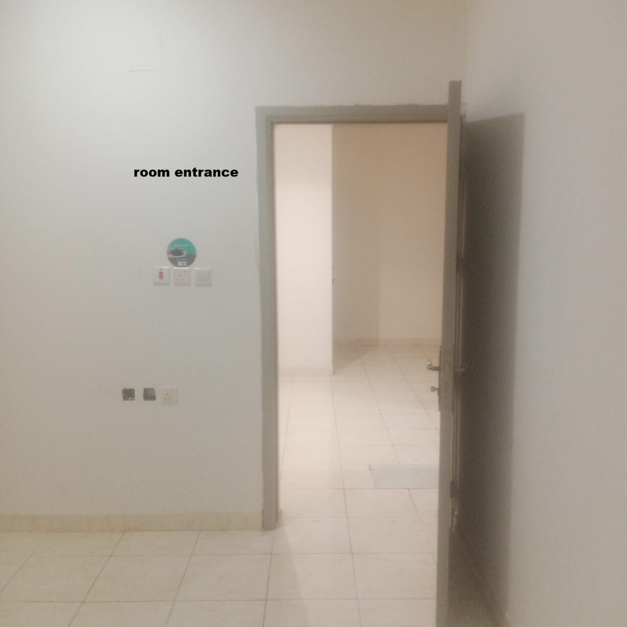 Buraidah, Rooms for Rent, SAR 820/month,  90 Sq. Meter,  Room For Bachelors  ABAILABLE (unfurnished) - 0552326128