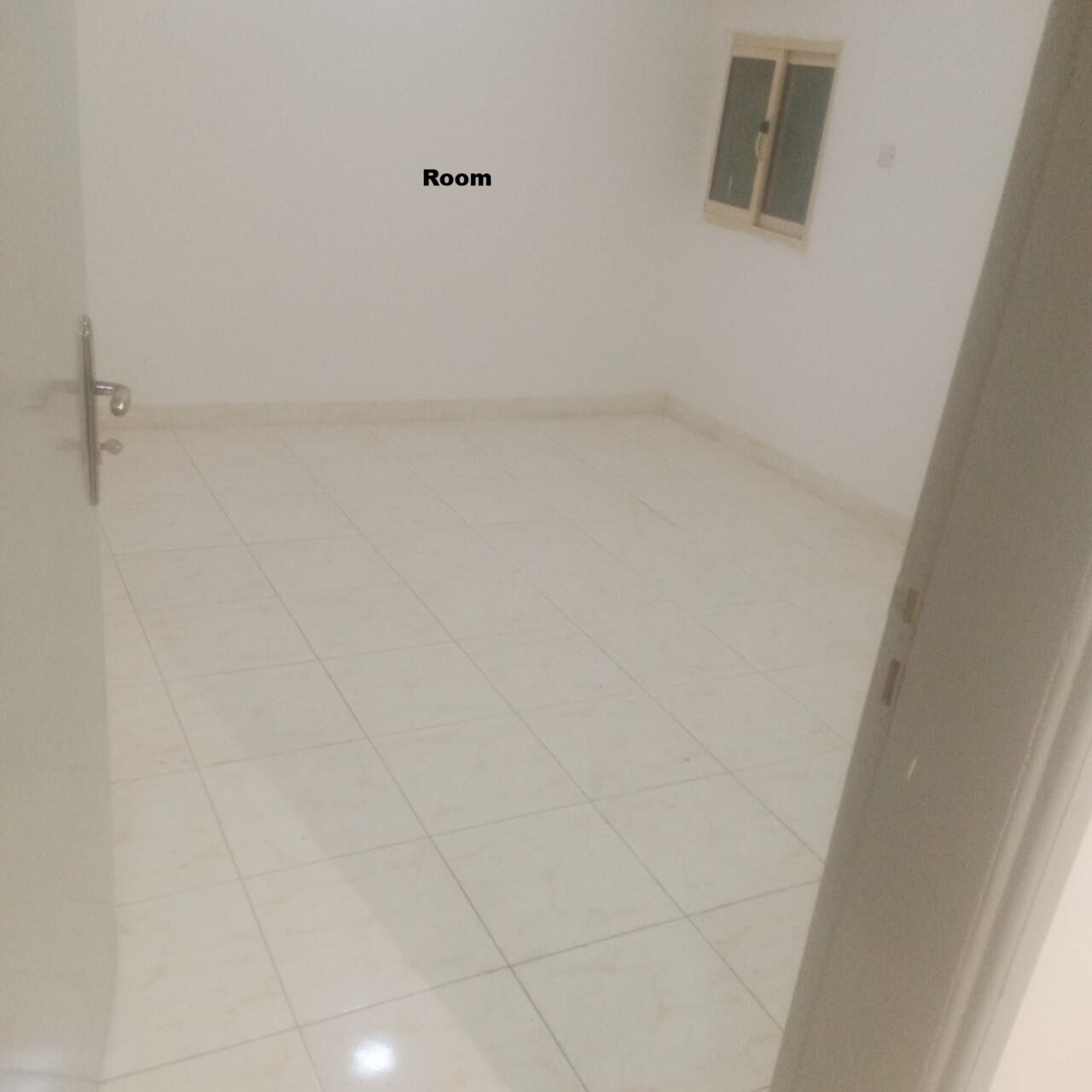 Buraidah, Rooms for Rent, SAR 820/month,  90 Sq. Meter,  Room For Bachelors  ABAILABLE (unfurnished) - 0552326128