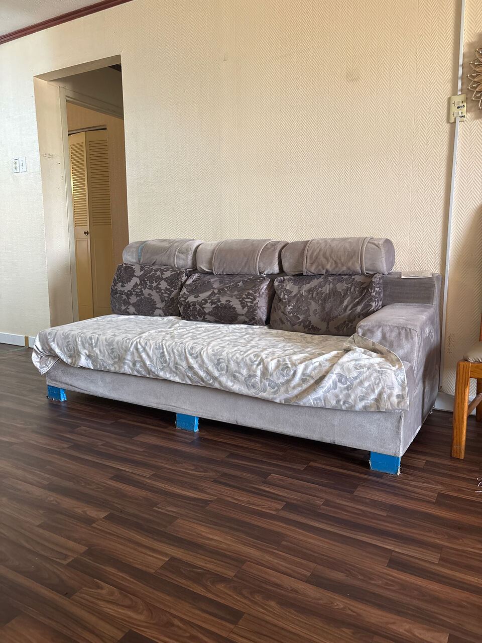 Jubail, Furniture, SAR 199,  Two Numbers Sofa Set 5+3 Seater For Sale Urgently