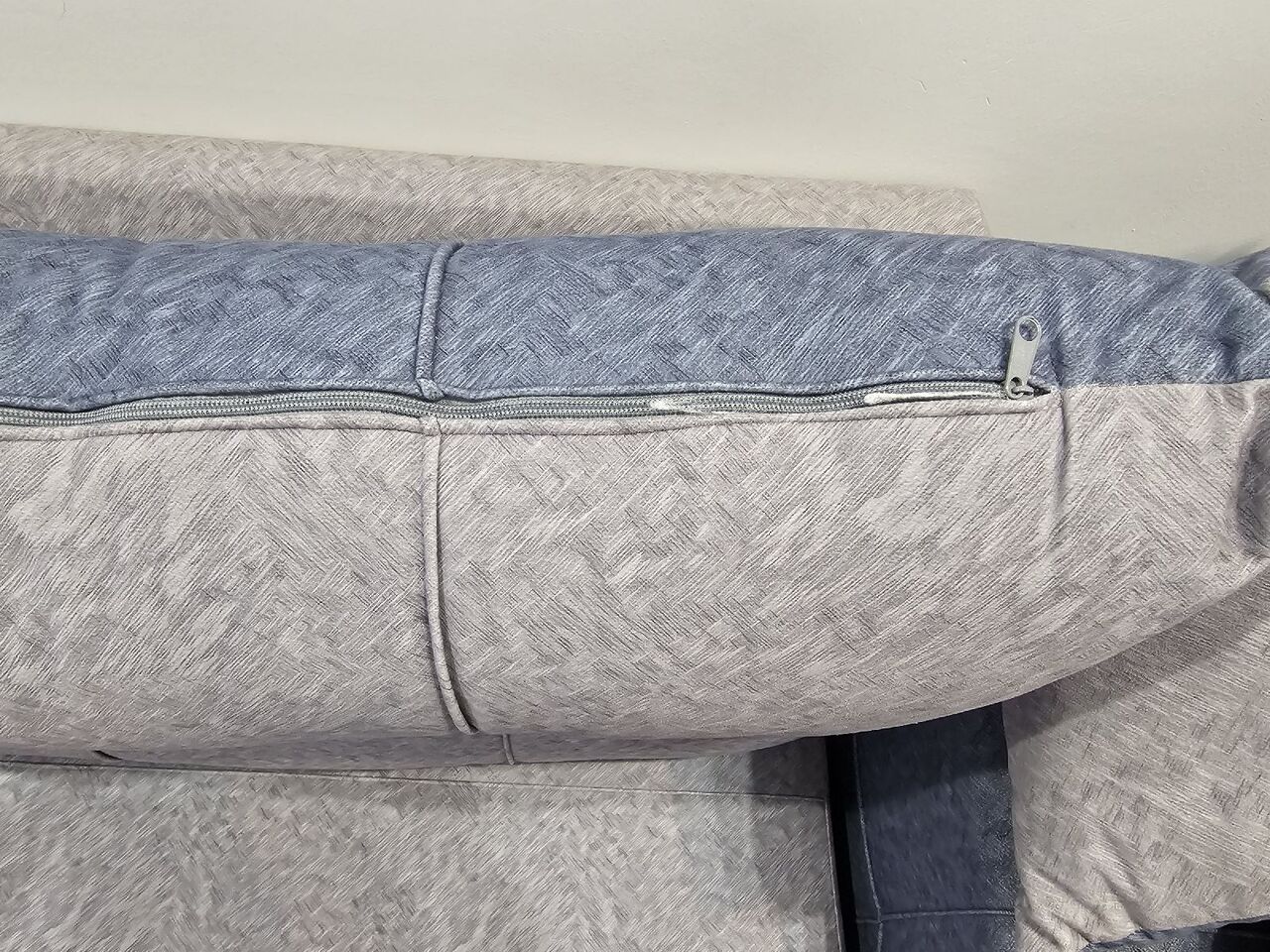 Riyadh, Furniture, SAR 1000,  Modern L-Shape Sofa Set &ndash; Excellent Condition (Like New)
