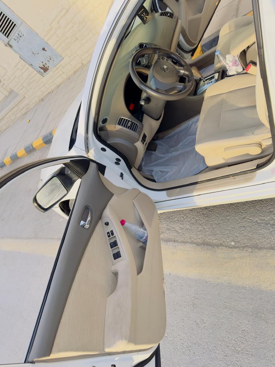 Riyadh, Vehicles, Cars & Trucks , SAR 17000,  Nissan Altima 2012,  2012,  Automatic,  318000 KM,   White Near Codition