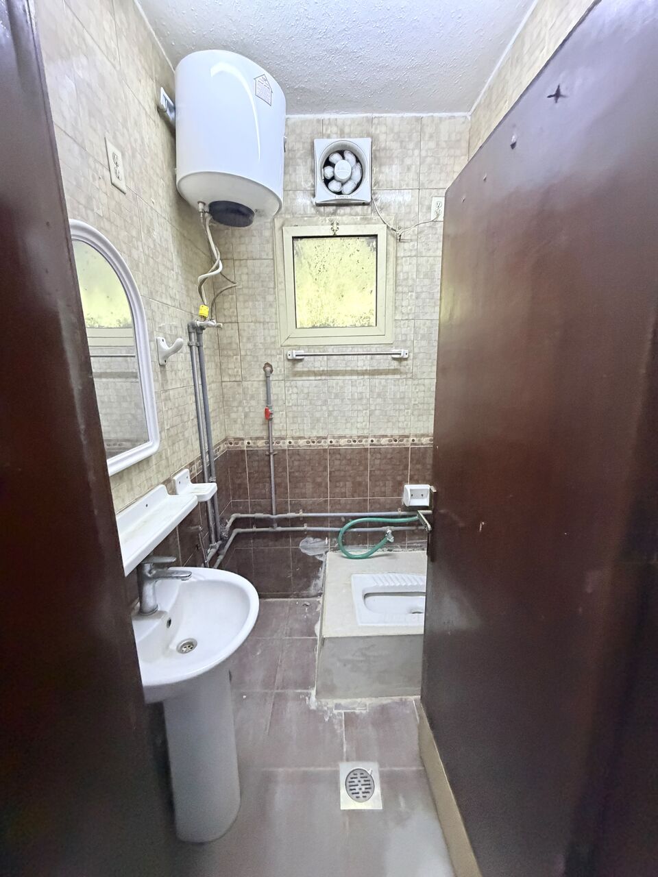 Jubail, Apartments, Flats, Houses & Villas, SAR 2500/month,  3 BR,  2500/ M Semi Furnished Apartment For Rent 3 Rooms, 02 Washroom,hall , Kitchen 0583217725