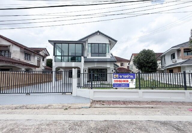 Bangkok, Real Estate For Sale, THB 8200000,  4 BR,  106 Sq. Feet,  บ้านเดี่ยว 2 ชั้น หมู่บ้าน ชล ลดา บาง