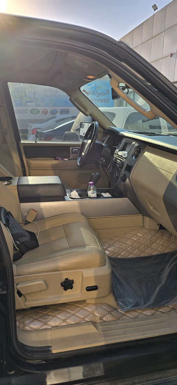 Al Khobar Al Shamalia, Vehicles, Cars & Trucks , SAR 58000,  Ford Expedition XLT,  2016,  Automatic,  261500 KM,   4x2 Black Full Option