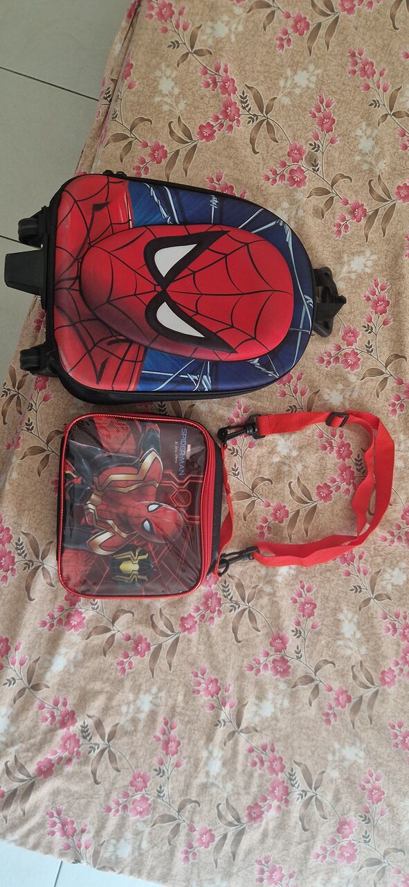 Umm Al Hassam, Baby & Kid Stuff, BHD 10,  Spiderman Original Trolley Bag And Lunch Bag For 10bd