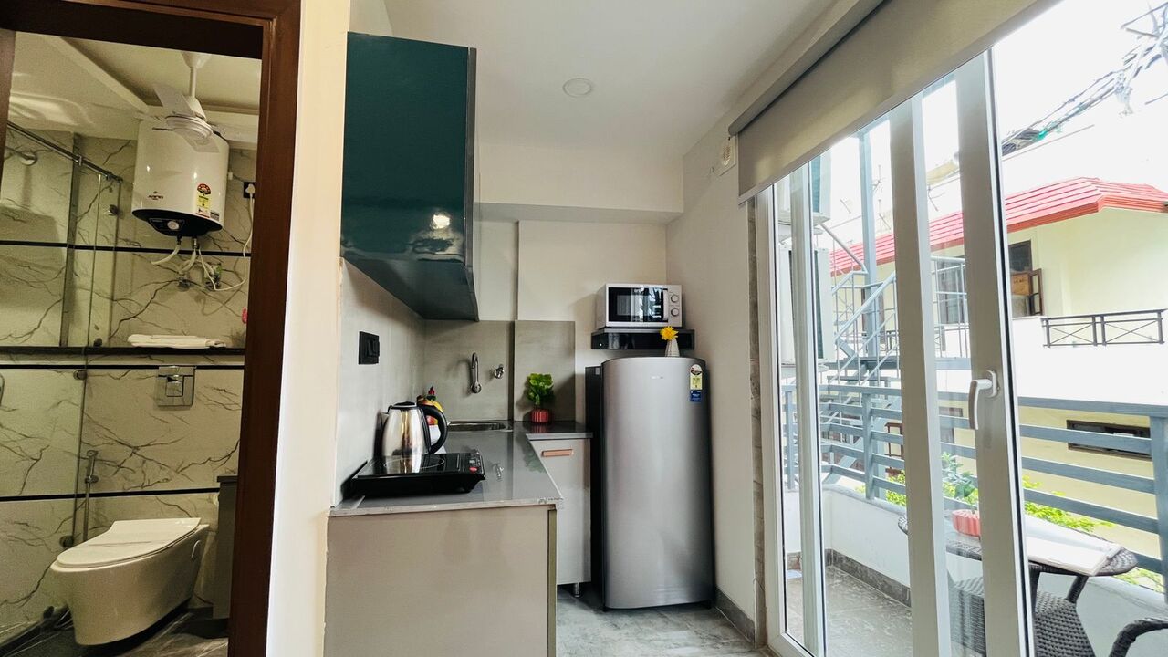 Gurgaon, Apartments, Flats, Houses & Villas, INR 4500/day,  Furnished,  Studio,  320 Sq. Feet,  Zen Studios Dlf Cyber City Gurgaon