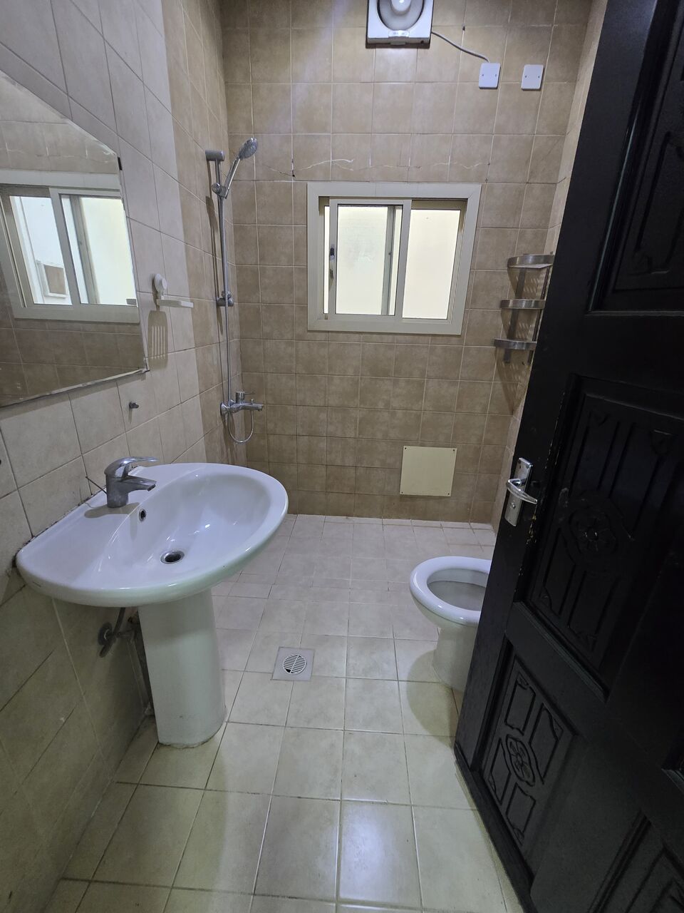 Muharraq, Apartments, Flats, Houses & Villas, BHD 160,  3 BR,  Flat With AC For Rent In Mhurraq