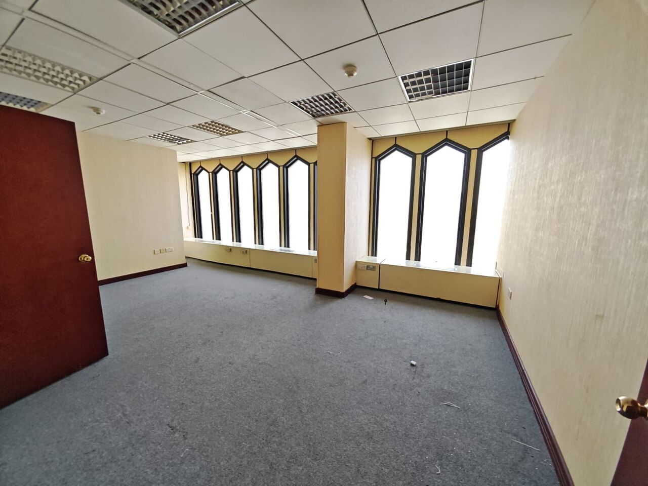 Dubai, Offices, AED 130000,  1130 Sq. Feet,  Fitted 1,130 Sq Ft Office For Rent In Riggat Al Buteen