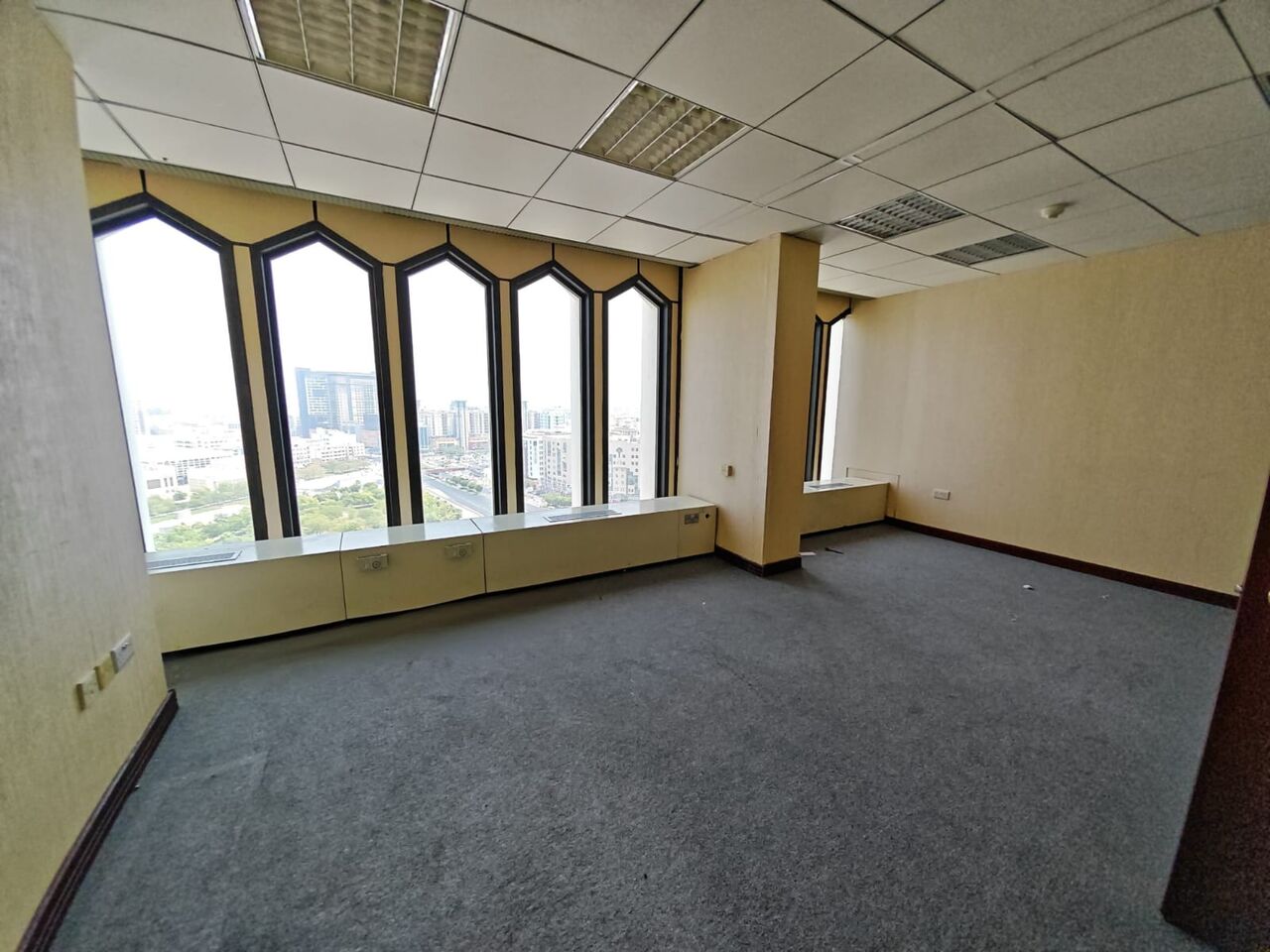 Dubai, Offices, AED 130000,  1130 Sq. Feet,  Fitted 1,130 Sq Ft Office For Rent In Riggat Al Buteen