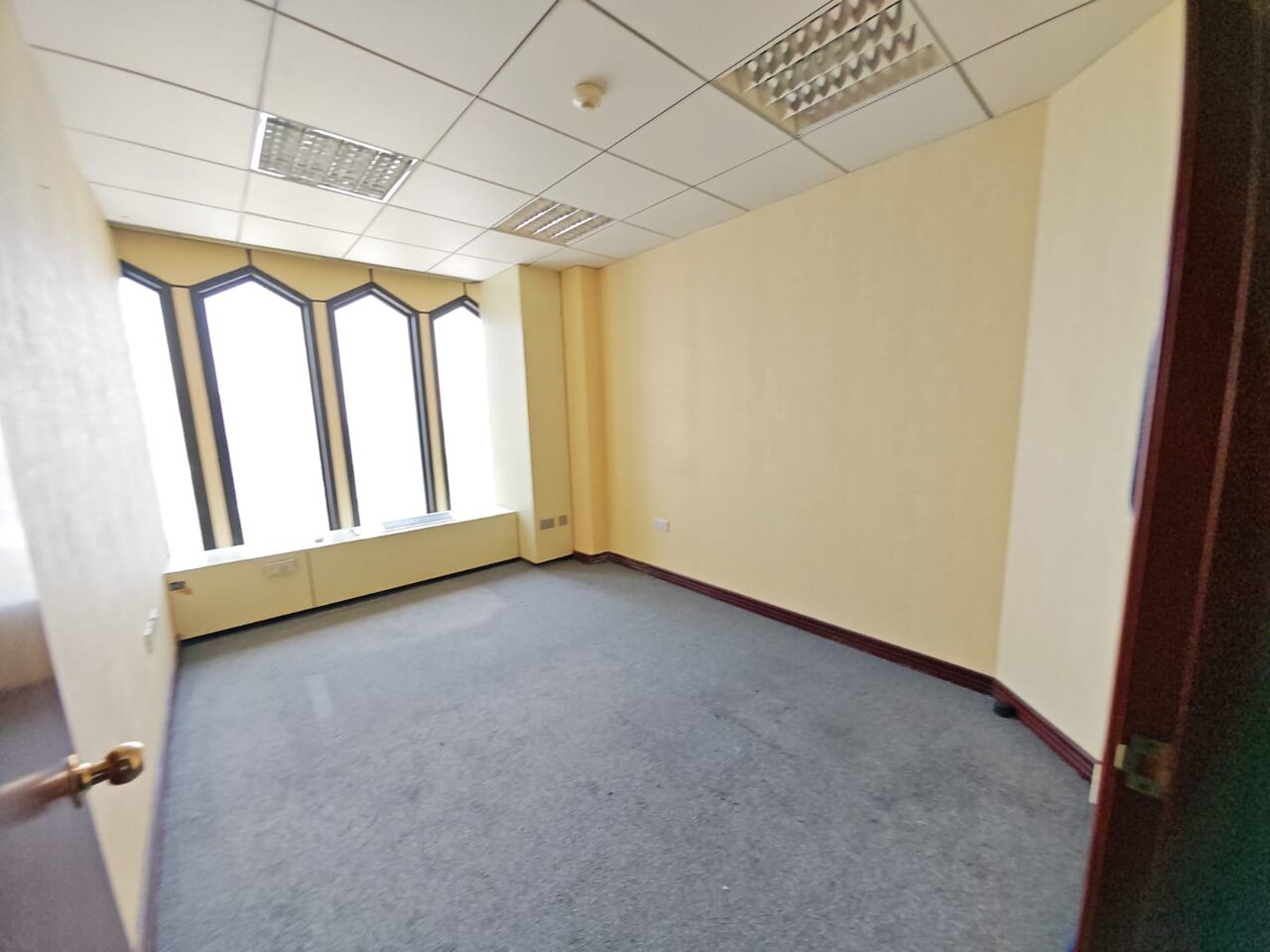Dubai, Offices, AED 130000,  1130 Sq. Feet,  Fitted 1,130 Sq Ft Office For Rent In Riggat Al Buteen