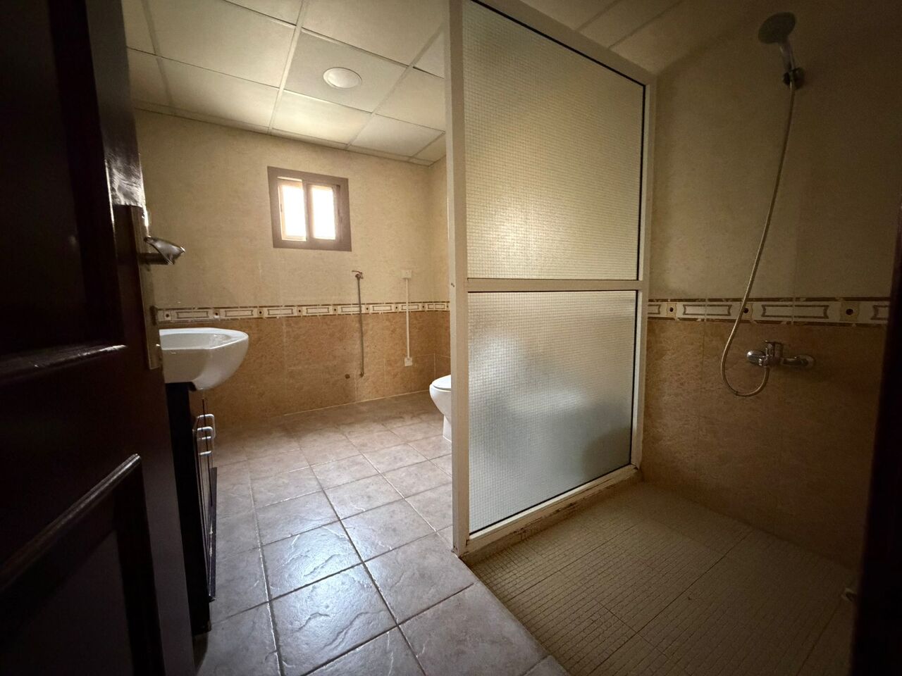 Salmaniya, Apartments, Flats, Houses & Villas, BHD 600/month,  3 BR,  Emi-Furnished Townhouse For Rent In Salmaniya