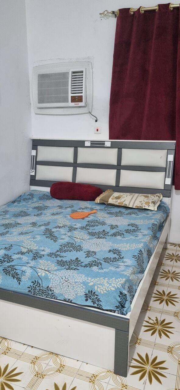 Jeddah, Furniture, SAR 350,  Bed & Dressing Table For Sale